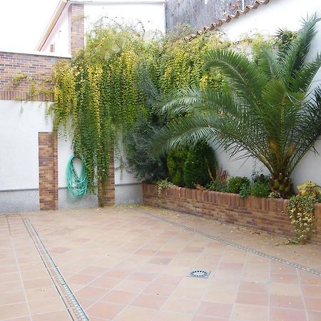 Hostal Dulcinea Esquivias ภายนอก รูปภาพ