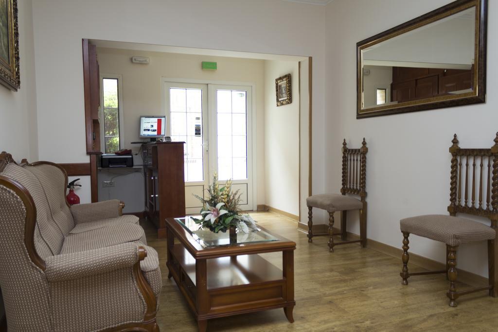 Hostal Dulcinea Esquivias ภายนอก รูปภาพ